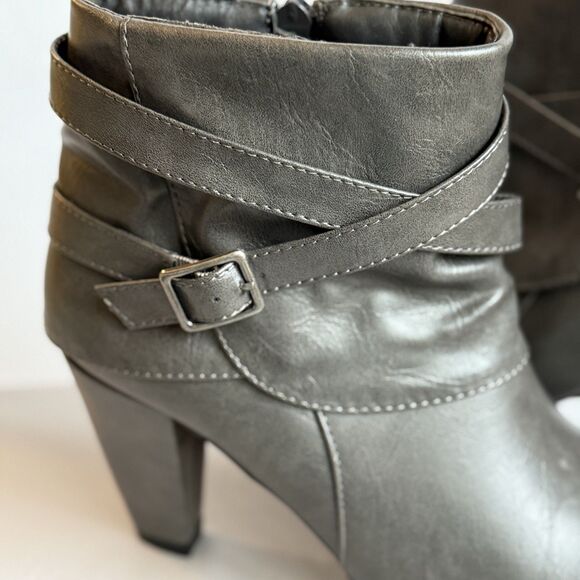 STEVE MADDEN MADDEN GIRL PLAAZA BOOTS WOMENS 8 GREY ANKLE BOOTS HEELS - Picture 3 of 9